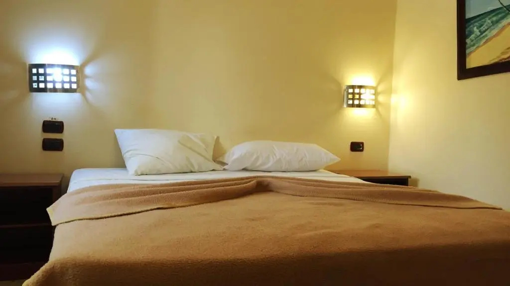 Classic Double room (full double bed)