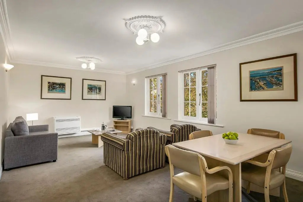 Deluxe Apartment