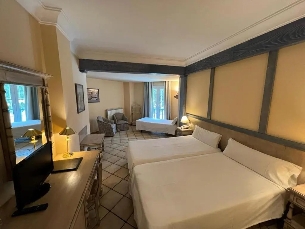Premium Triple room