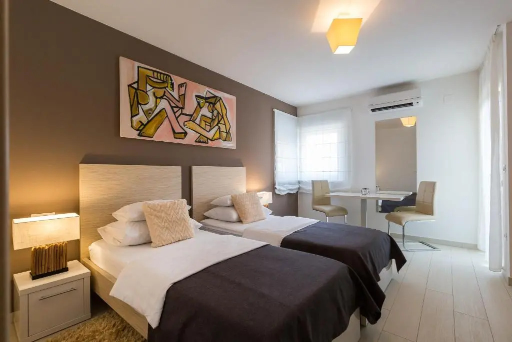Standard Double room with balcony (twin beds)