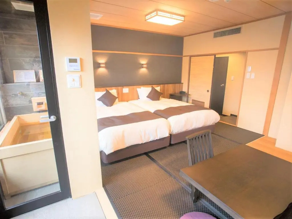 Standard Double room (full double bed)