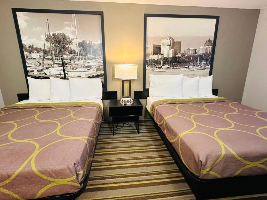 Delavan Inn and Suites — 5