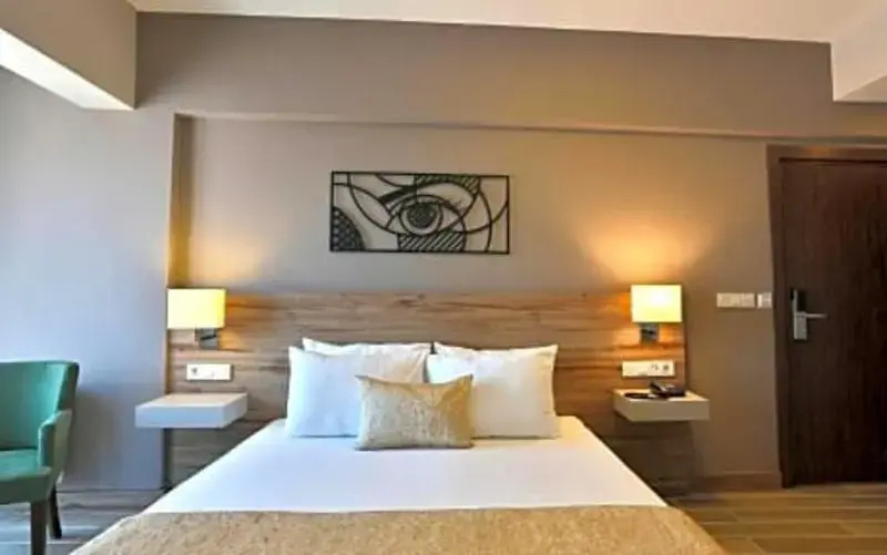 Standard room with land view