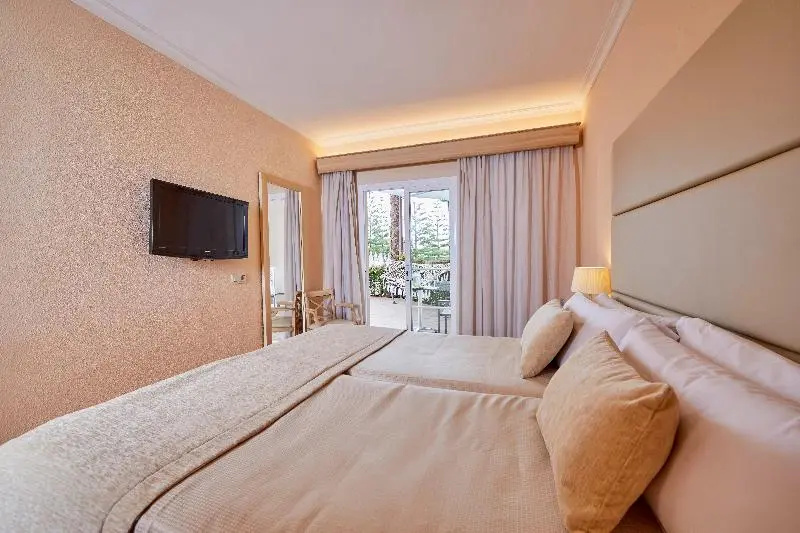 Zafiro Can Picafort - Chambres