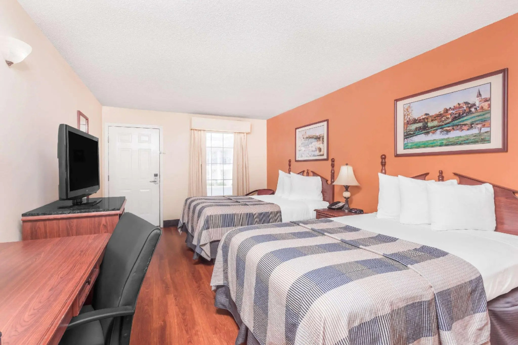 Standard Quadruple room