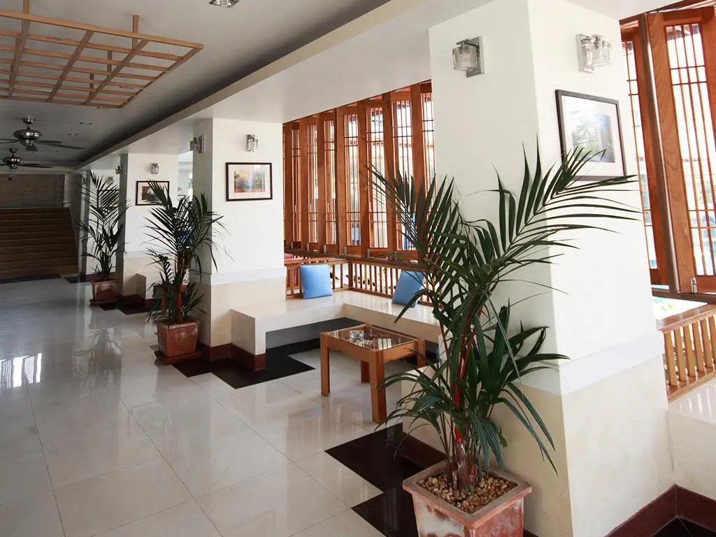 First Residence Hotel - Général
