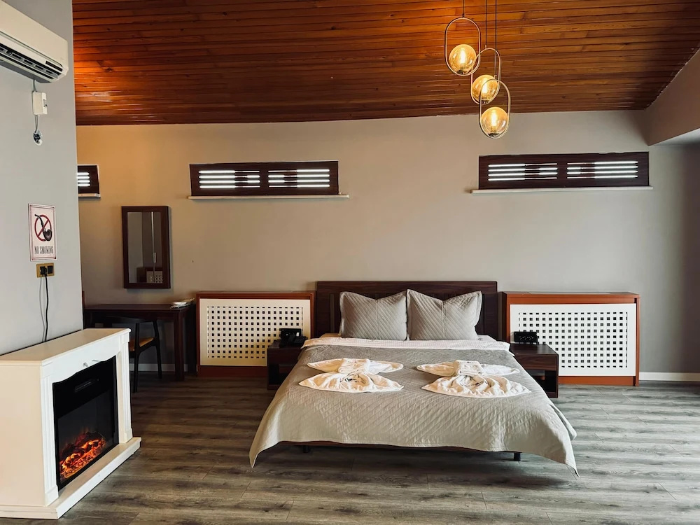 Standard Triple room with balcony and with sea view