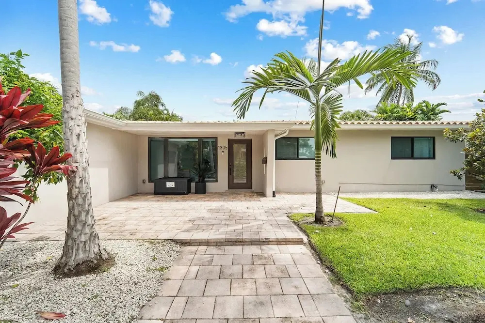 Sunset Lane by Rove Travel Home With Pool & Hot Tub