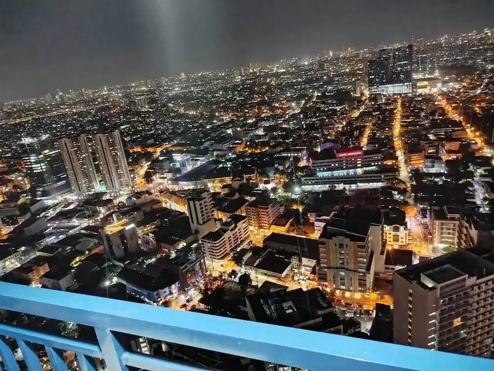 Air Residences-Modern studio w/ City skyline view