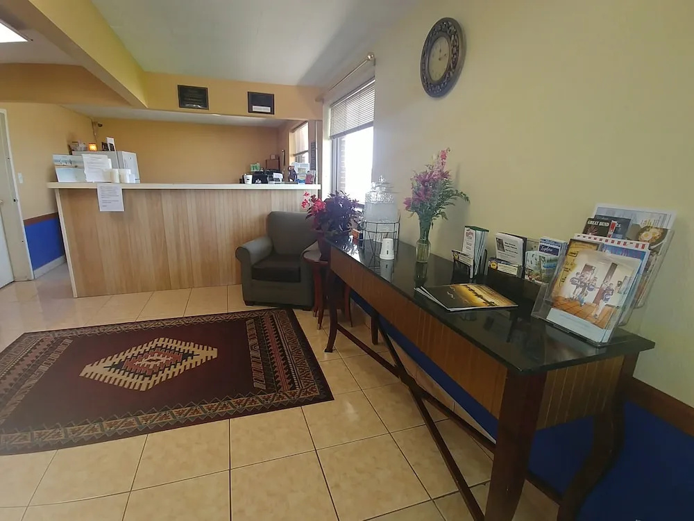 Lobby & Reception