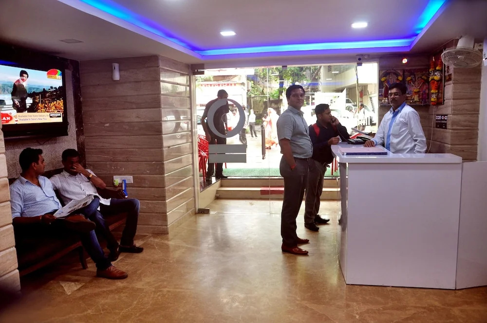 Lobby & Reception