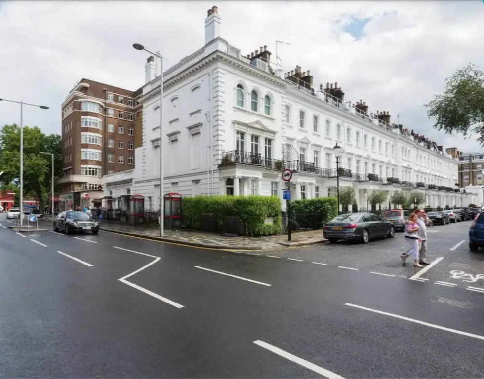 3 Bedroom South Kensington Flat