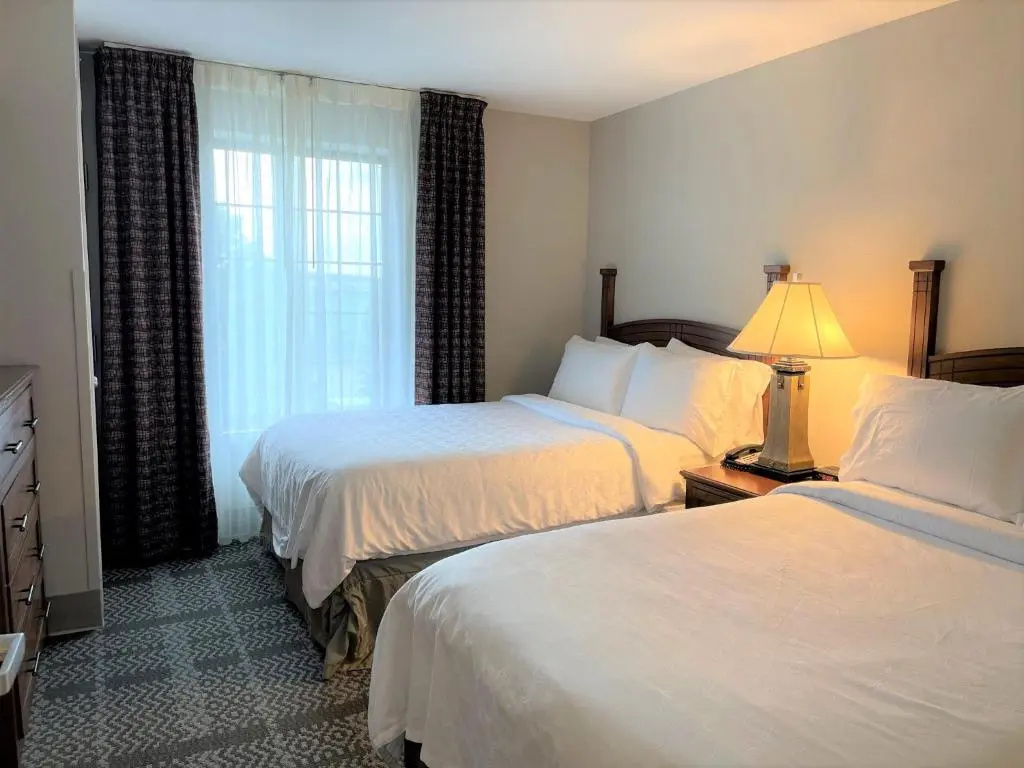 Staybridge Suites Milwaukee West-Oconomowoc by IHG - Chambres