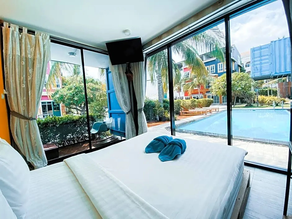 Superior Double room with pool view (full double bed)