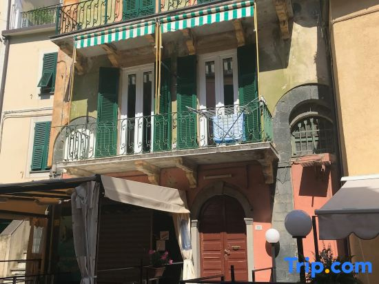 Via ROMA 52 Large Apartament (up to 8)