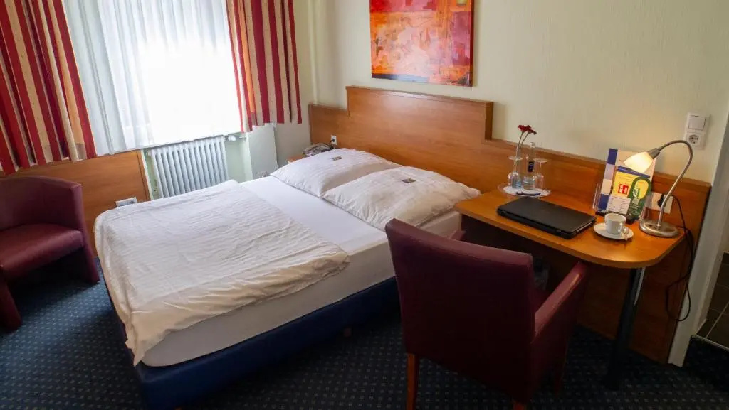 With french bed Double room (full double bed)