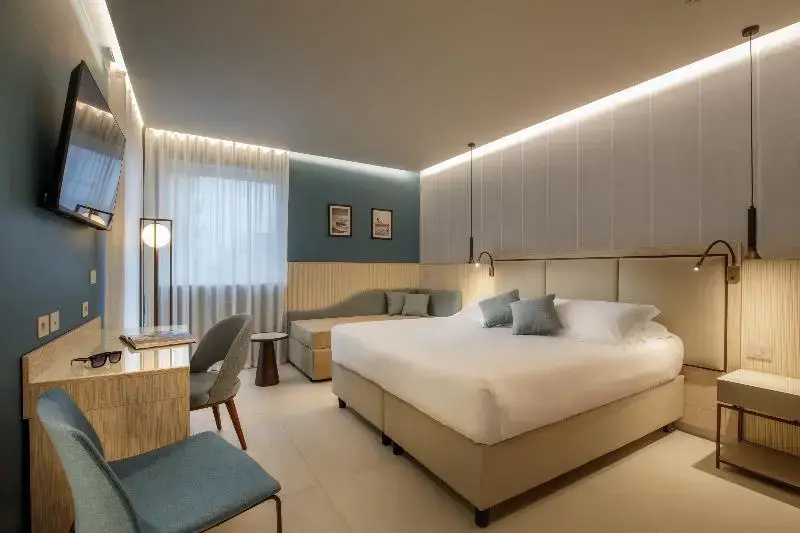 Superior Double room with balcony and with view (full double bed)