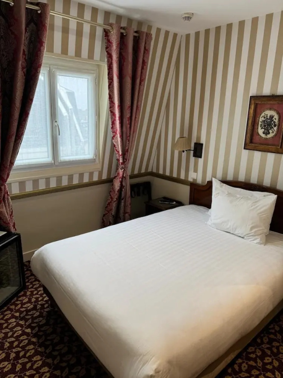 Classic Double room (full double bed)