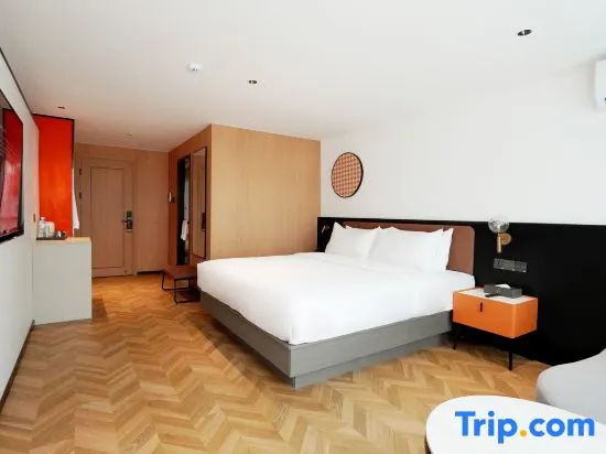 Deluxe Double room (full double bed)