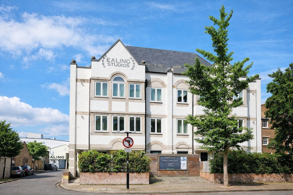 Walpole Court