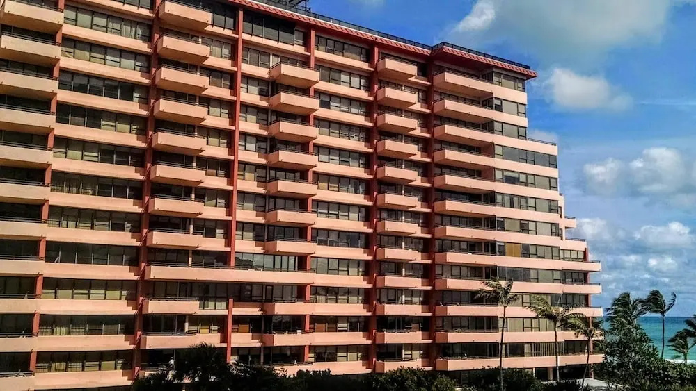 Alexander 1208 - 2 Br Apts