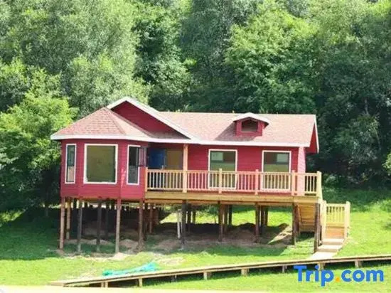 Guanshan Grasslands RV Campground