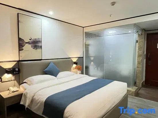 Business Double room (full double bed)