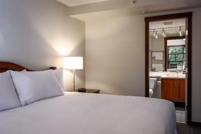 Blackcomb Springs Suites by CLIQUE - Chambres