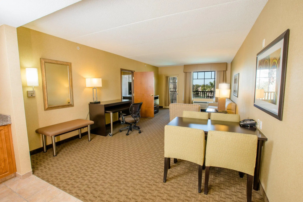 Double Suite (full double bed)