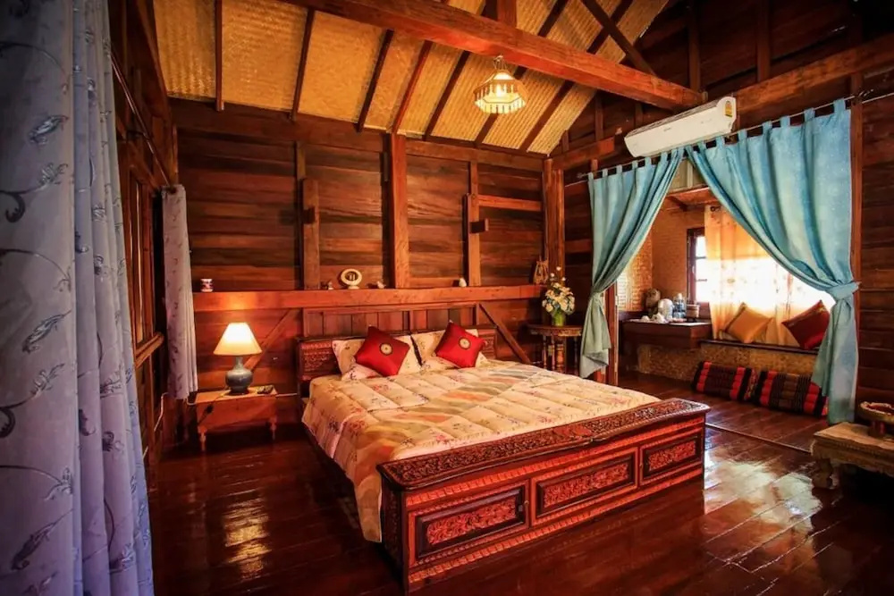 Deluxe Cottage with balcony and with mountain view