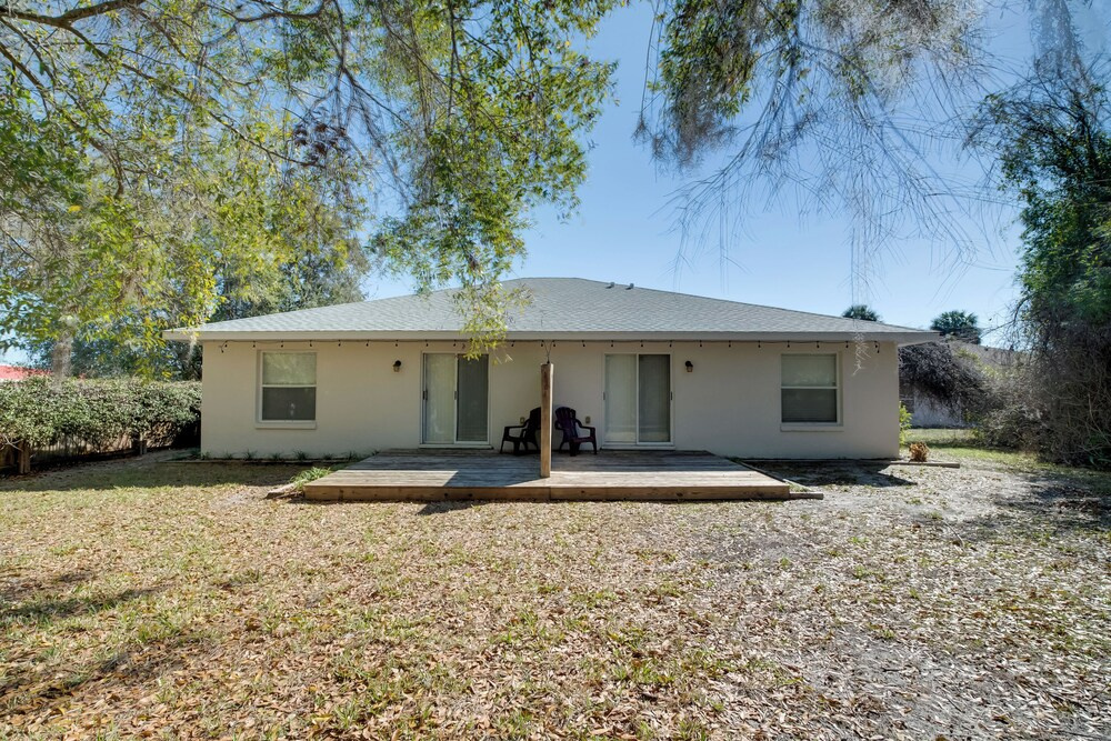 Steps to Crystal River! Dual-unit w/ Patios & Yard