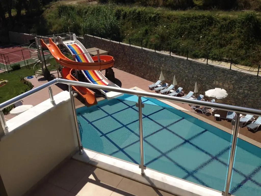 Apartment with pool view