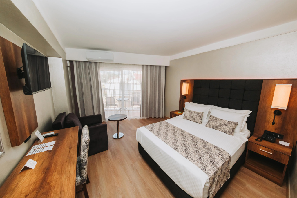 Grand Ideal Premium — 4