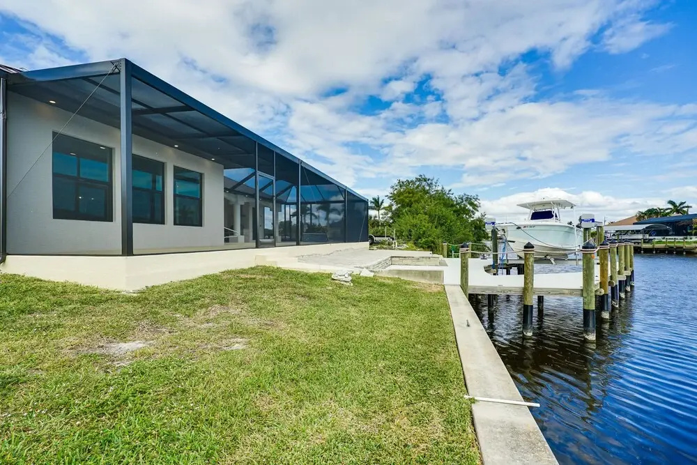 Dock + Lanai: Waterfront Escape in Cape Coral!