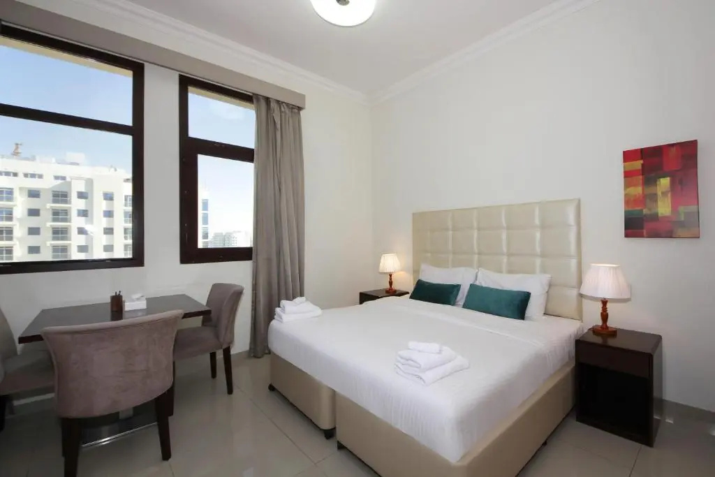 Signature Holiday Homes - Luxury Studio Apartment Al Barsha South Dubai — фото