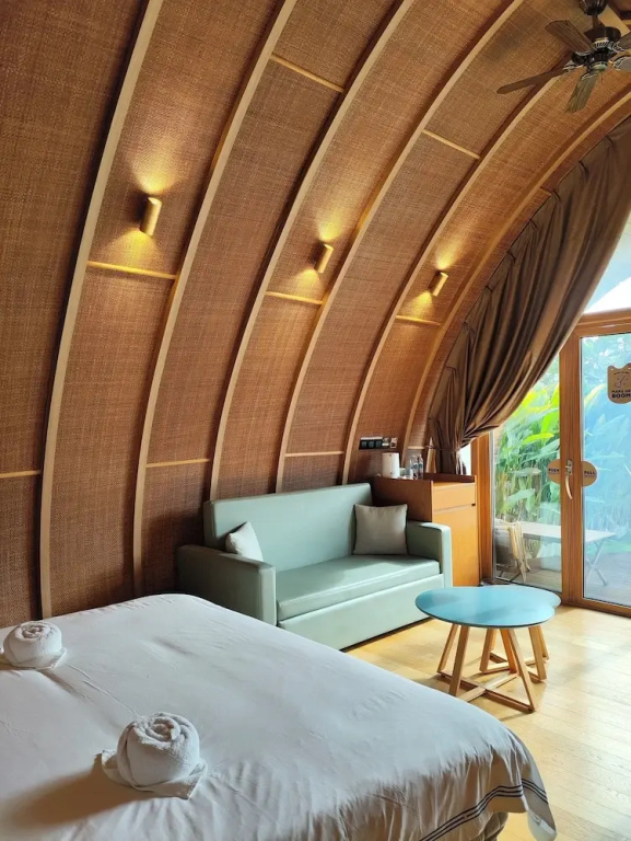 Standard room with balcony and with pool view