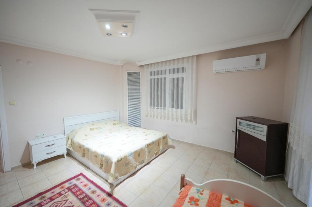 Отель Havuz garaj deniz barbekü, 4 oda 3 banyo klimalı villa , Bahçesinde organik meyve sebze sizi bekliyo, фото 2