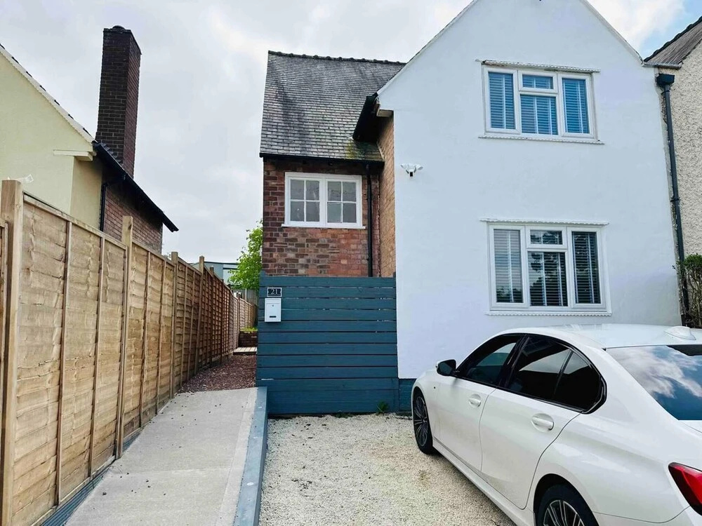 Charming 3-bed Home Minutes From City Centre