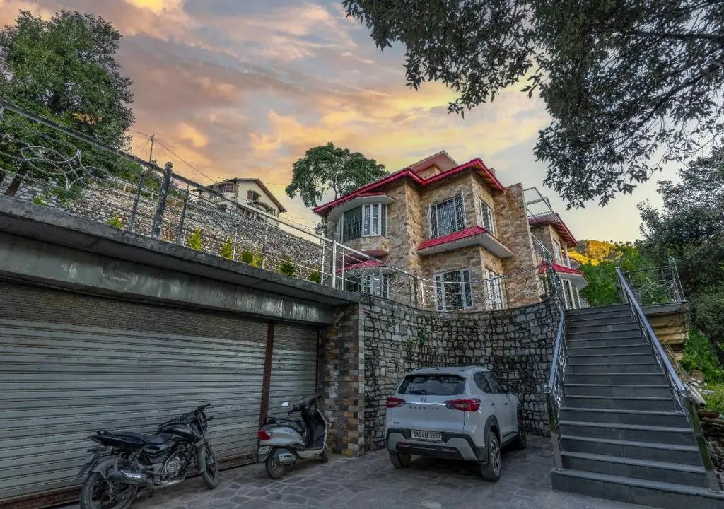 SaffronStays Willow Castle, Bhimtal - Pet-Friendly Home Near Bhimtal Lake