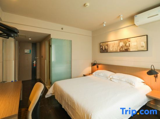 Superior Double room (full double bed)