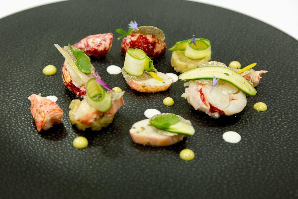 Le Saison by null