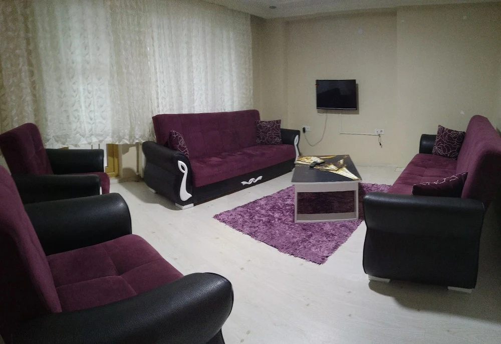 H&M House Butik Otel