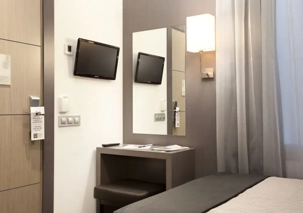 Standard Double room with balcony (full double bed)