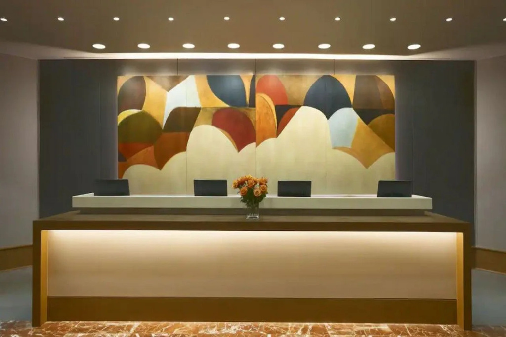 Lobby & Reception