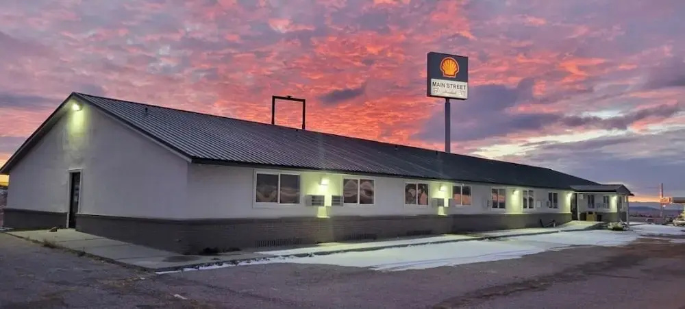 New Western Inn & Suites