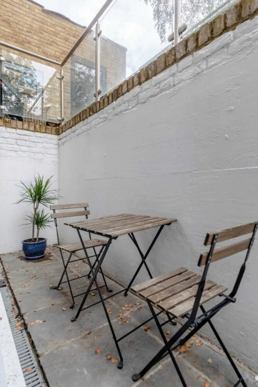 Beautifully Refurbished 2BD Flat- Clapham