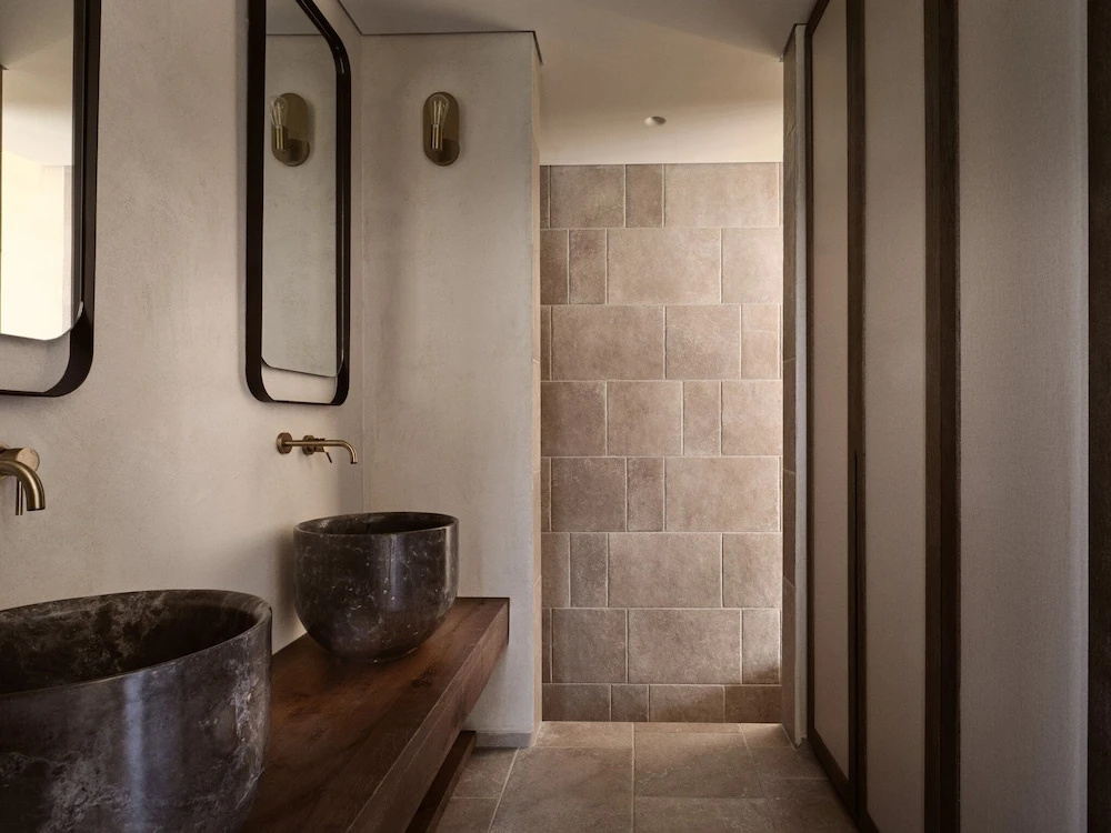 Deluxe Suite with garden view
