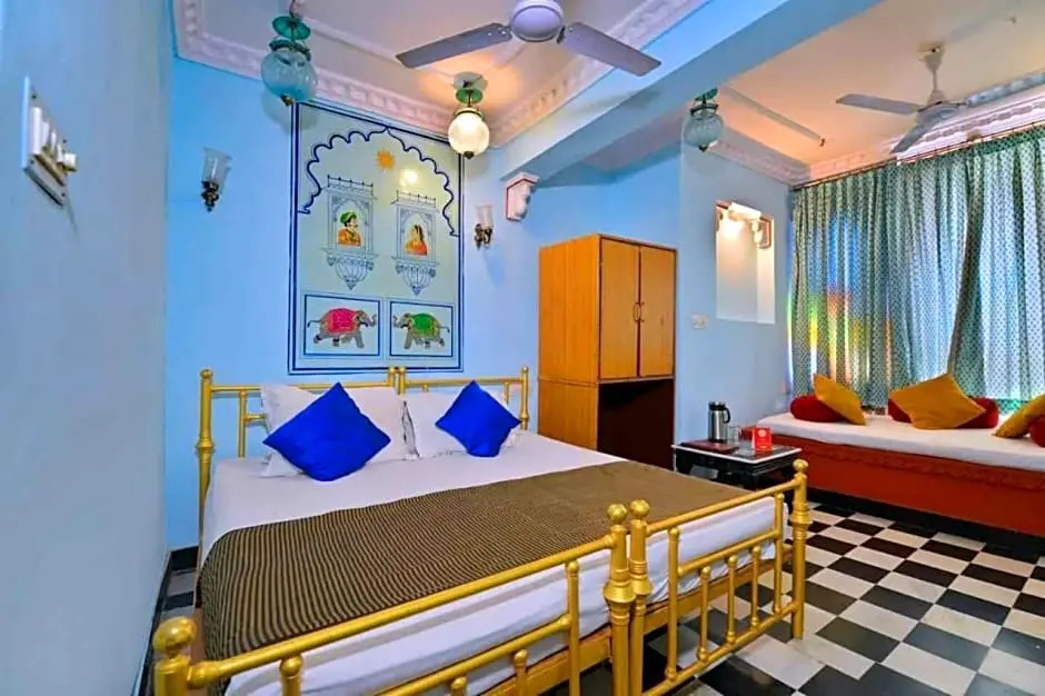Standard Double room (full double bed)