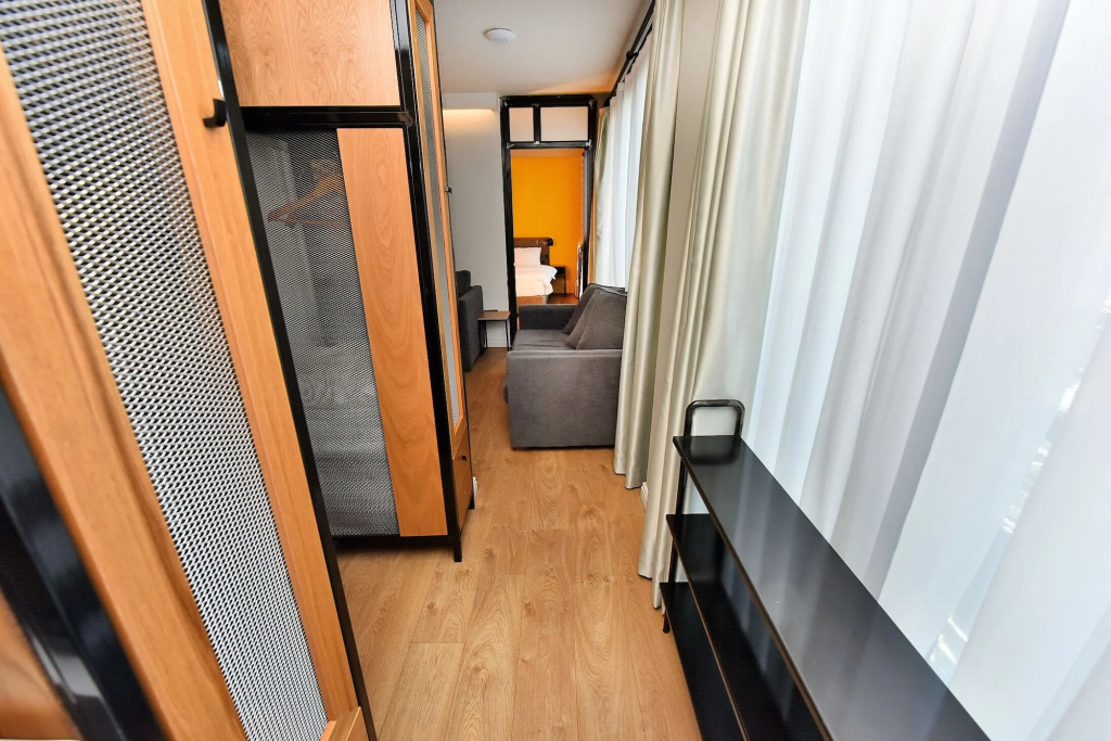Lobby & Reception