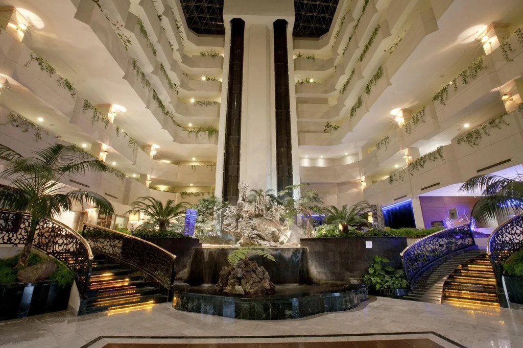 HS HOTSSON Hotel Leon — фото 2